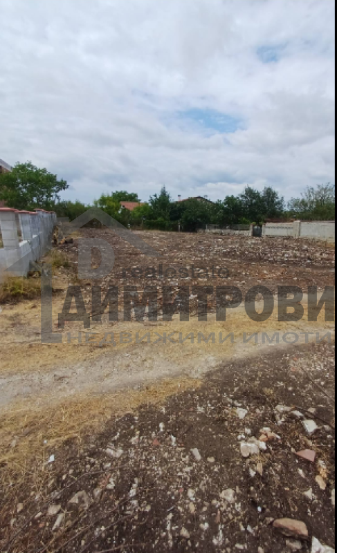 Продава парцел м-ст…