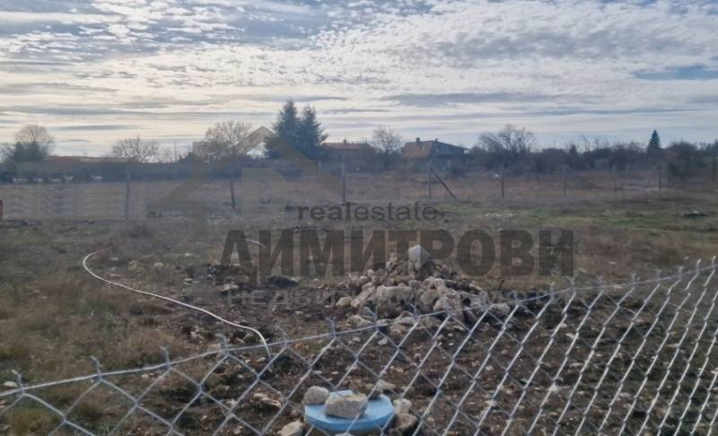 Продава парцел, м-т…