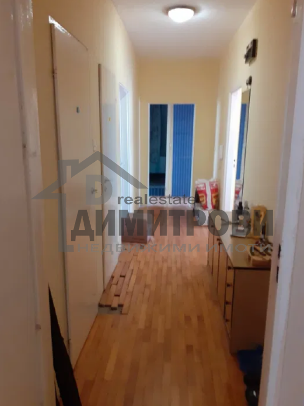 Продава 4-стаен апартамент.Нептун